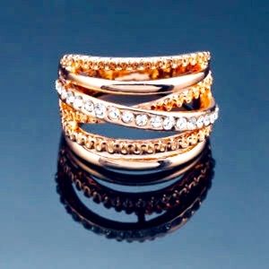 Gold plated, Austrian crystal ring, Crisscross 3D Rose gold ring Nwot 7? ROXI